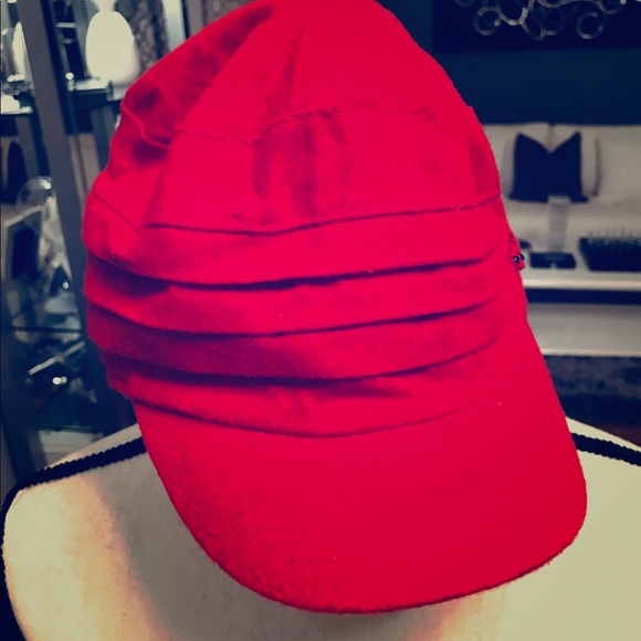 Accessories - Collection 18 Red Bordeaux Hat